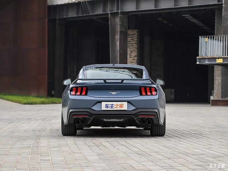 Mustang 2024款 2.3L EcoBoost 硬顶性能版