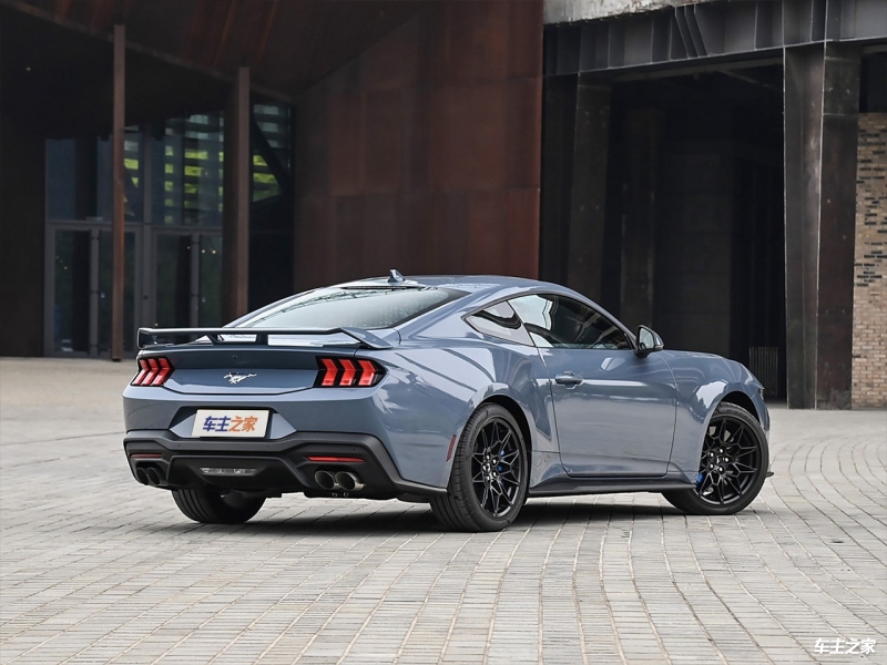 Mustang 2024款 2.3L EcoBoost 硬顶性能版