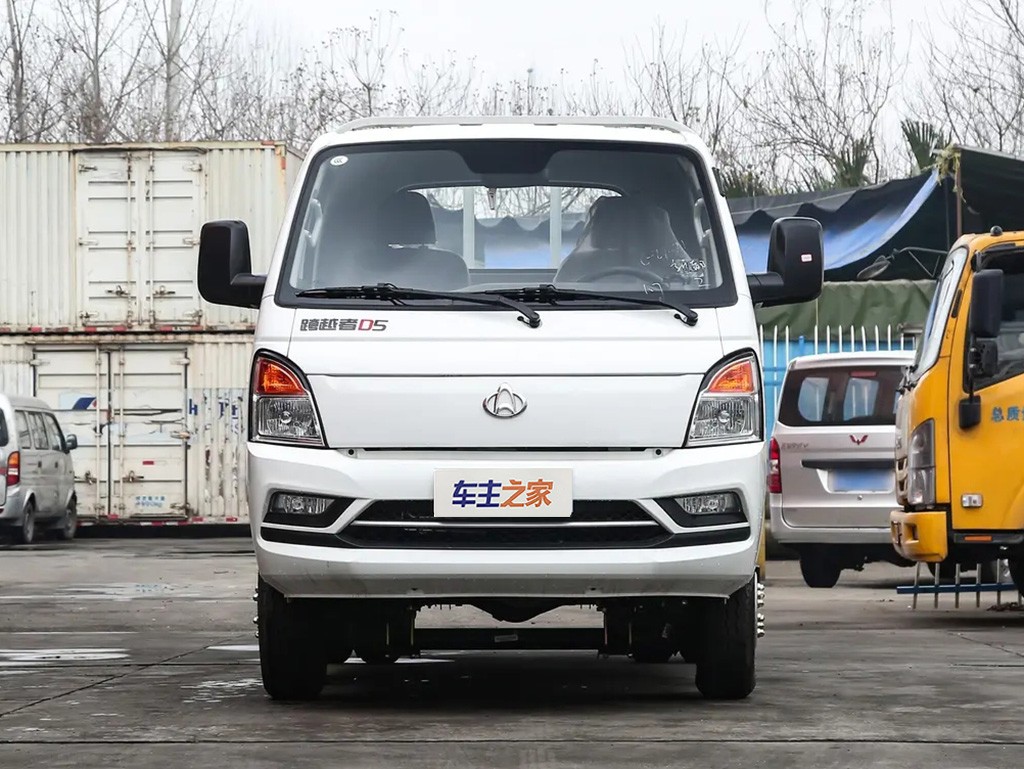 跨越者D5 EV 2023款 230km 载货汽车