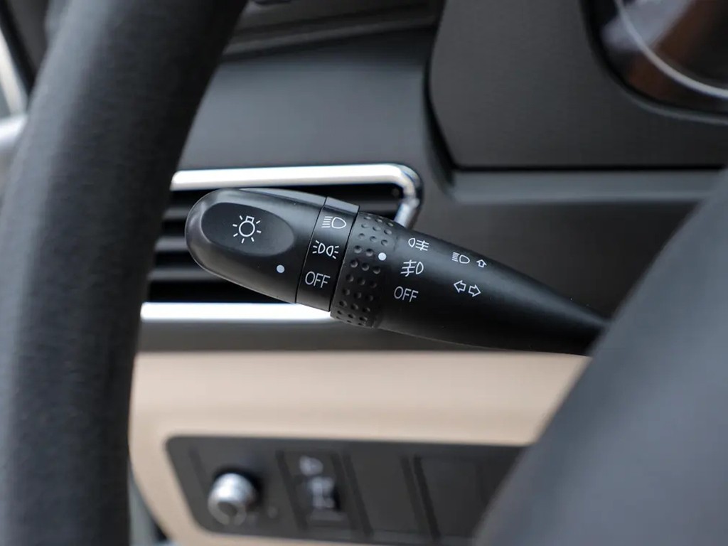 新豹T3 PLUS 2022款 双排 1.6L 2.52米 旗舰版