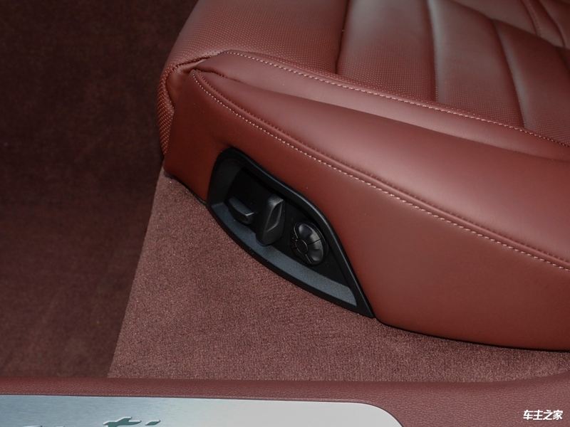 Panamera 2024款  行政加长版 2.9T