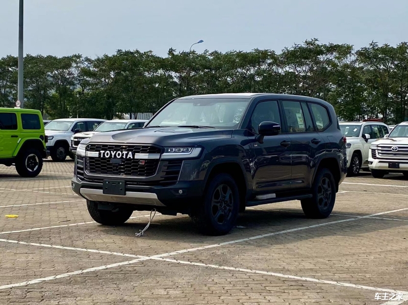 兰德酷路泽中东版  酷路泽4000 2024款 4.0L GX-R 4气 18轮