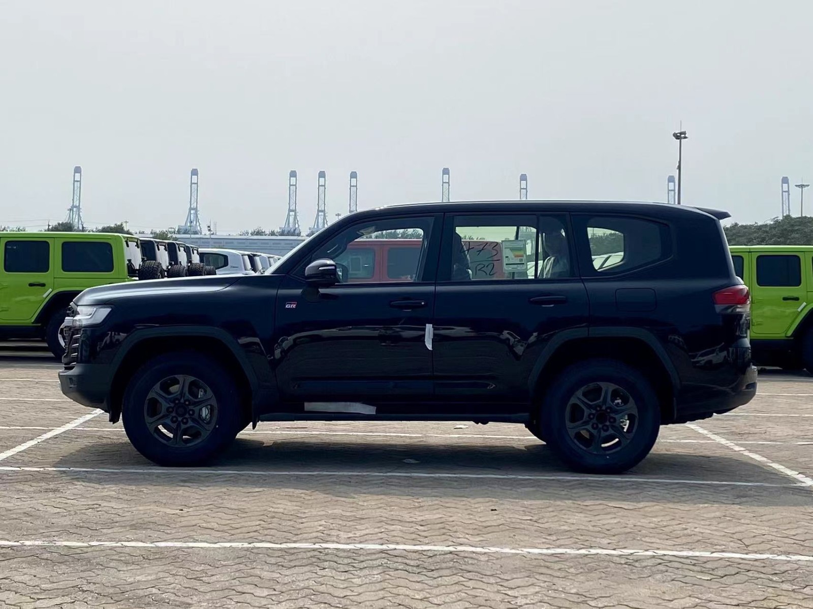 兰德酷路泽中东版  酷路泽4000 2024款 4.0L GX-R 4气 18轮