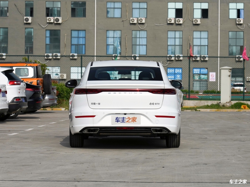 奔腾B70 2025款 龙耀版 1.5T 质享型
