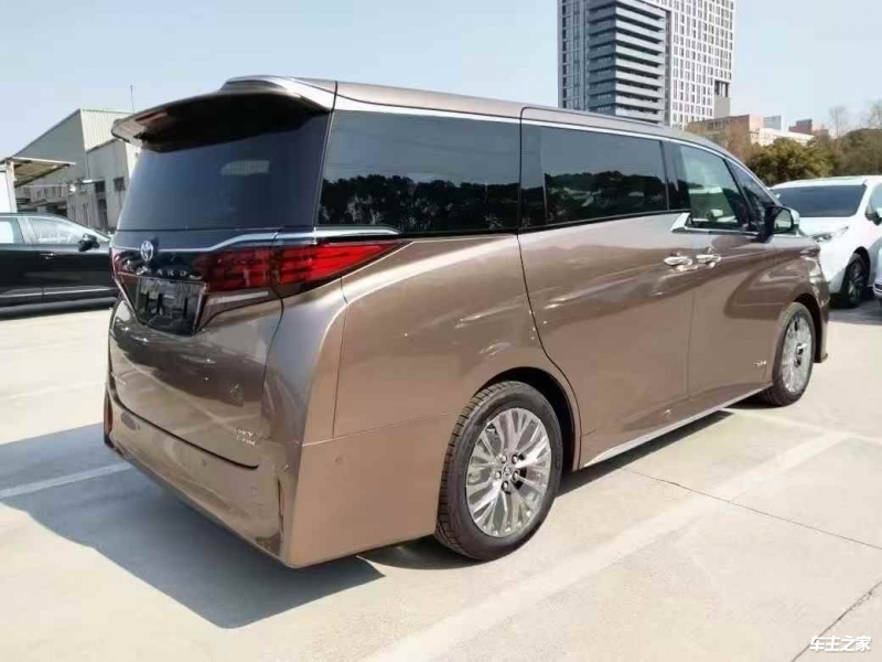 埃尔法 2025款 双擎 2.5L 尊贵黄金版