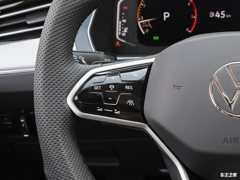 迈腾 2025款 改款 众享款 330TSI DSG豪华型