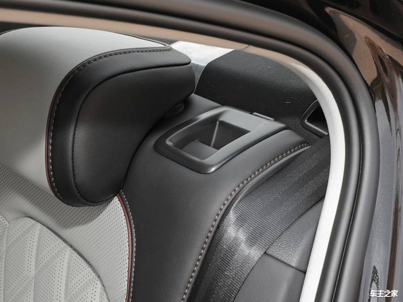 迈腾 2025款 改款 众享款 330TSI DSG豪华型