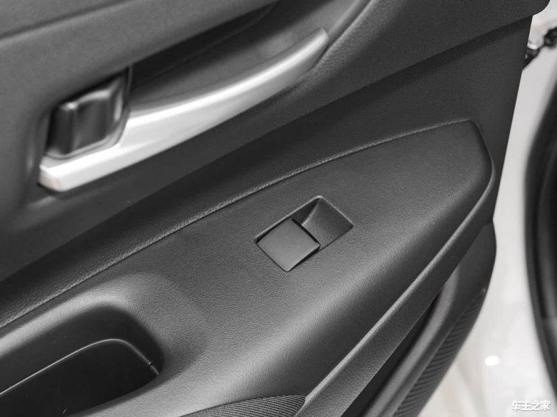雷凌 2024款 智能电混双擎 1.8L 领先版
