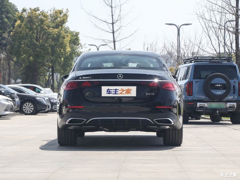 奔驰E级 2025款 改款 E 300 L 时尚运动型