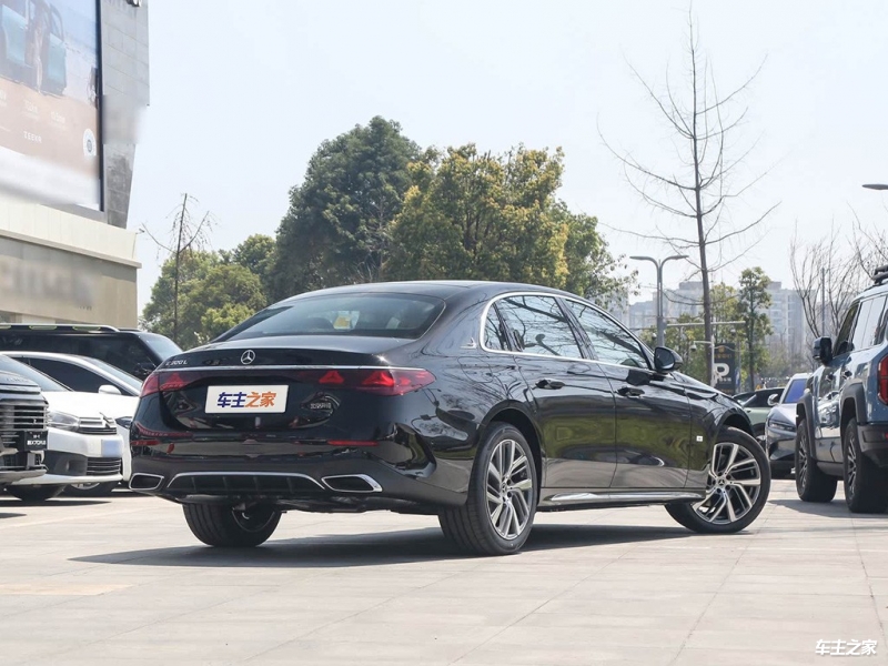 奔驰E级 2025款 改款 E 300 L 时尚运动型