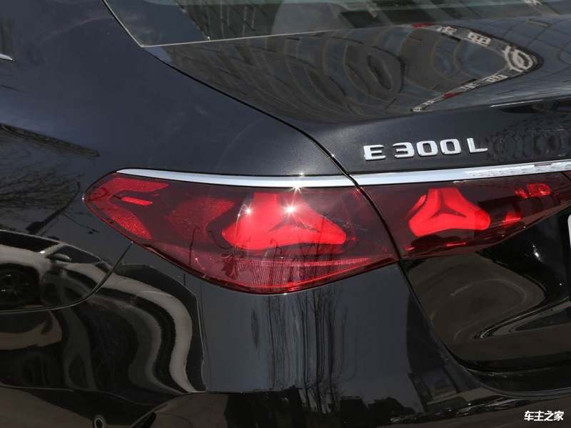 奔驰E级 2025款 改款 E 300 L 时尚运动型