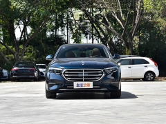 奔馳E級(jí)圖片