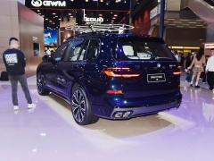寶馬X7 M60i圖片