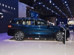 寶馬X7 M60i圖片
