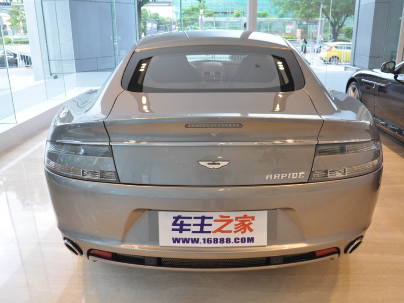 Rapide正后方