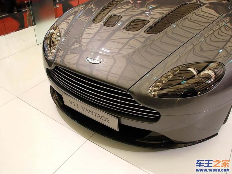 V12 VantageV12 Vantage