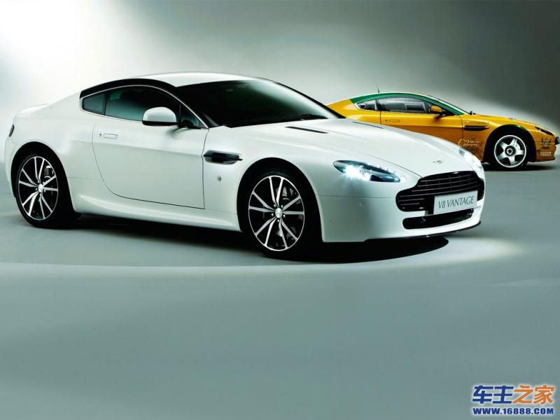 V8 Vantage白色 V8 Vantage