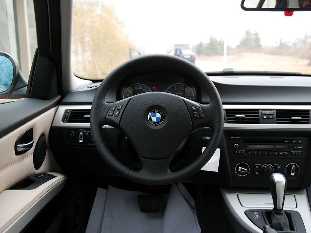 红色宝马3系 09款 318i领先型方向盘|宝马3系内饰图片 – 车主之家