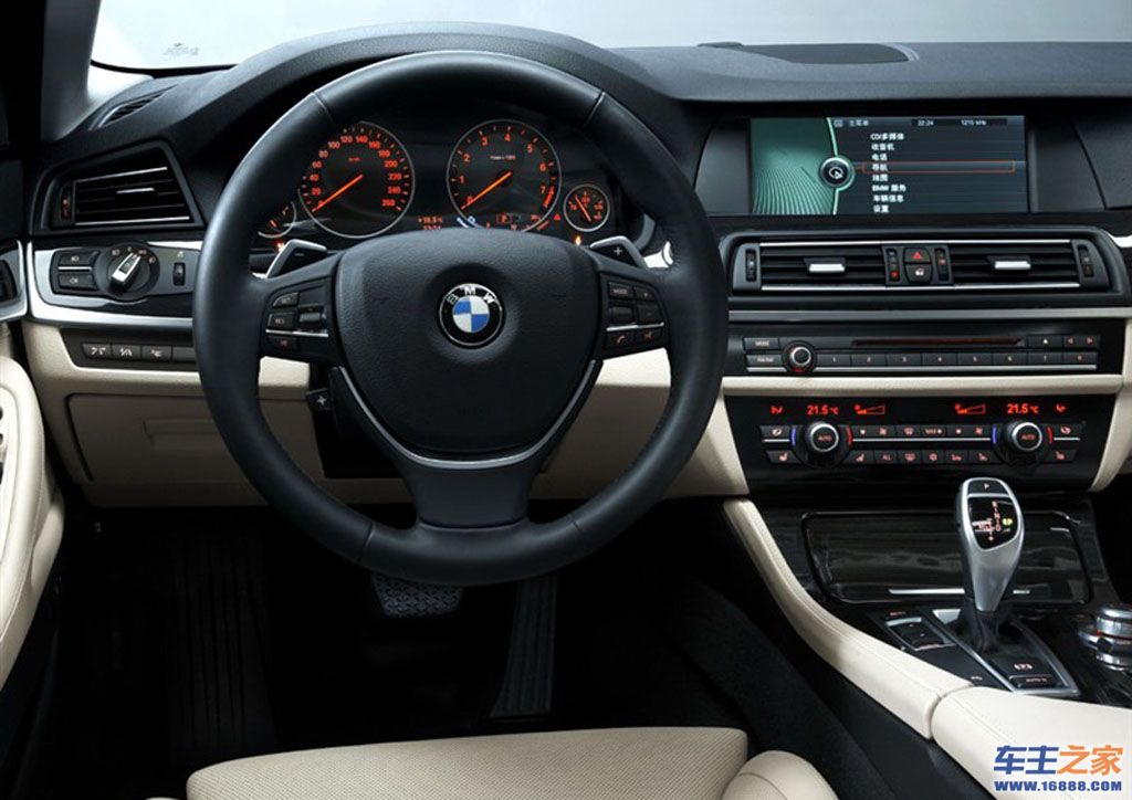 宝马5系驾驶室