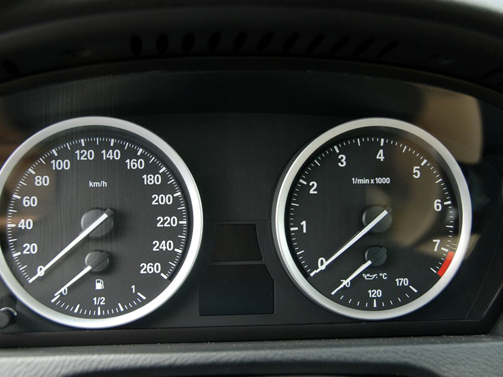 白色宝马x6 09款 xdrive35i仪表盘|宝马x6内饰图片 – 车主之家