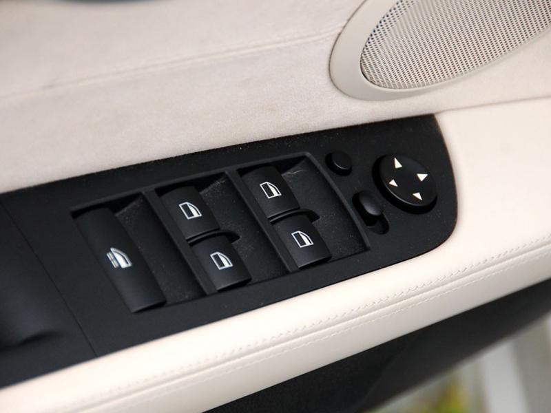 宝马Z4蓝色宝马Z4 09款 sDrive30i锋尚型右前门控制按钮