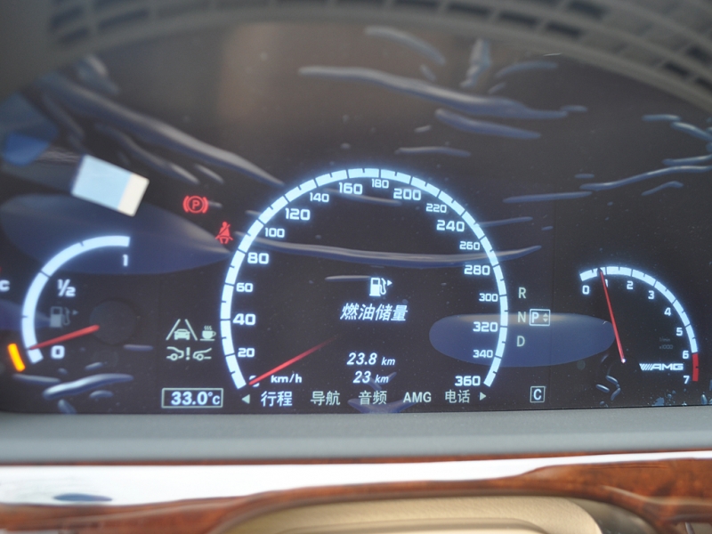奔驰S级AMG仪表盘信息显示屏