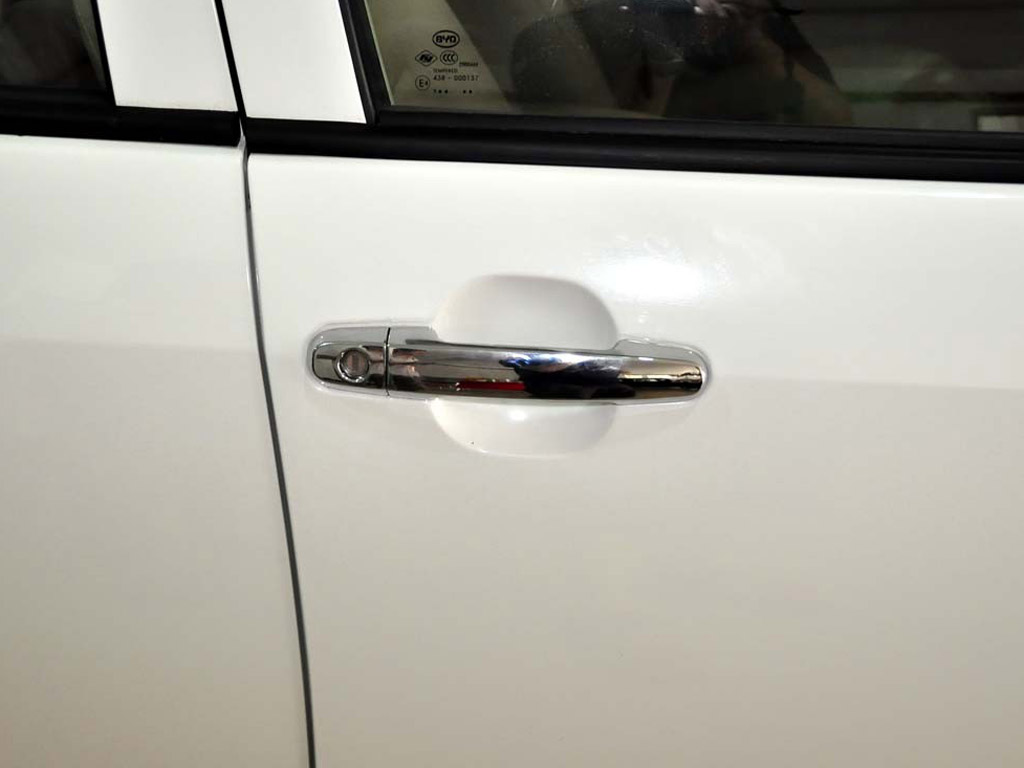 比亚迪F3白色比亚迪F3车门外把手