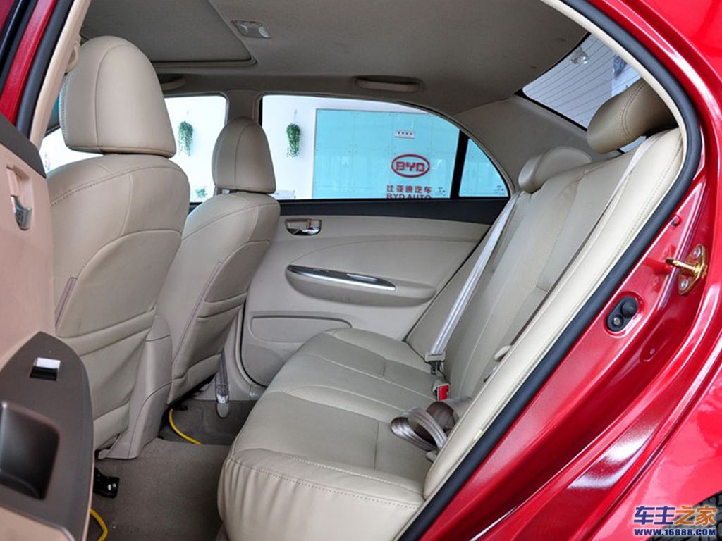 比亚迪l3比亚迪l3后排空间