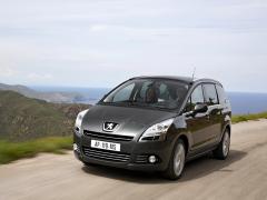 標(biāo)致5008經(jīng)典圖片