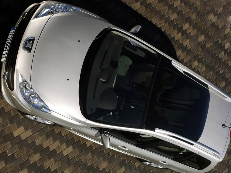 奔驰gls美版银色进口标致307车顶