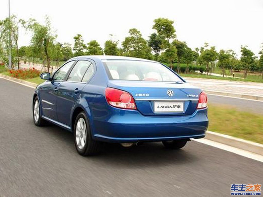 汽车图库 大众 上汽大众 朗逸(103/547) 外观 蓝色 朗逸左后45 参考