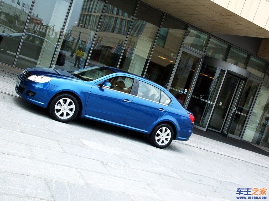 汽车图库 大众 上汽大众 朗逸(65/594) 外观 蓝色 朗逸 参考成交价