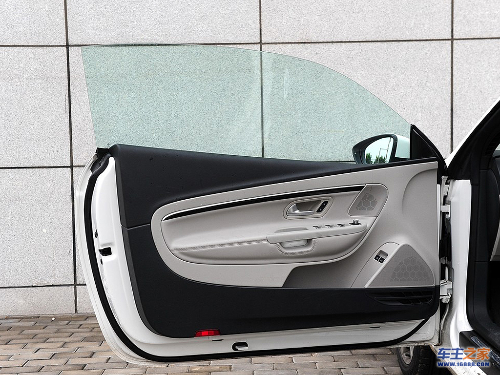 汽车图库 (54/181) 内饰 车门 参考成交价: 询最低价>> 参数配置