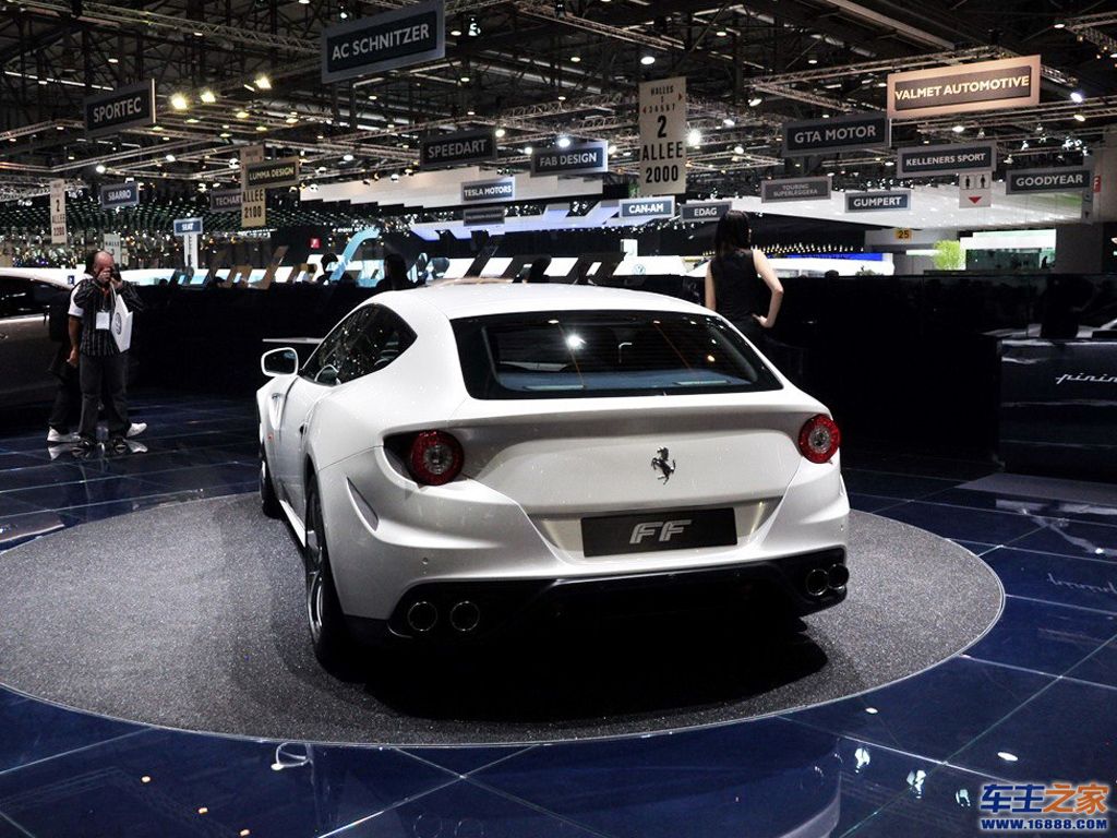 法拉利ff后方车尾