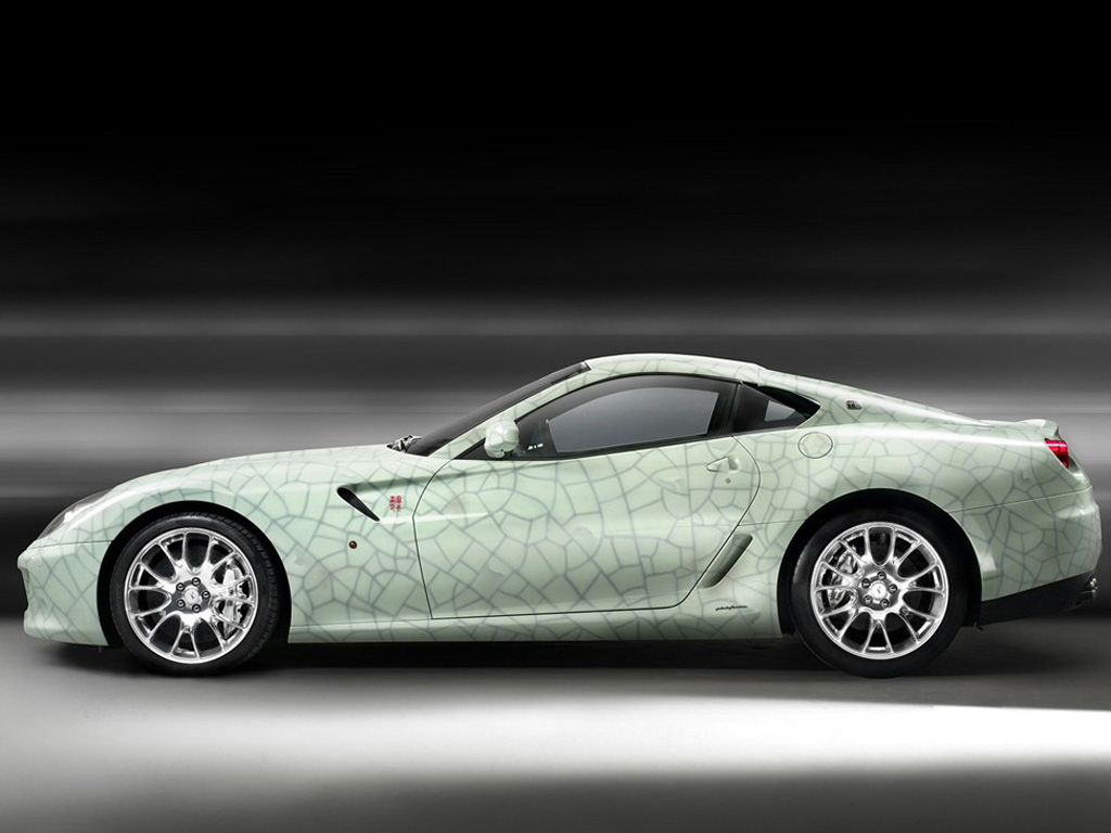 白色2009款 艺术典藏跑车侧面