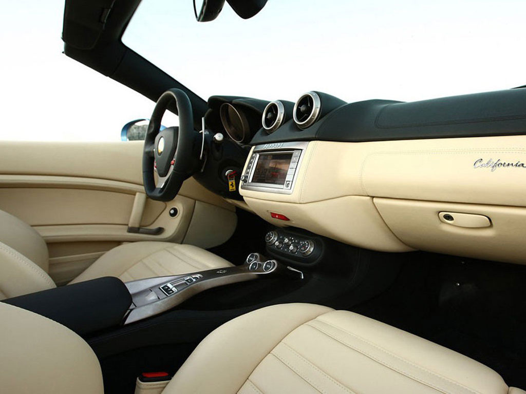 法拉利california驾驶室全景