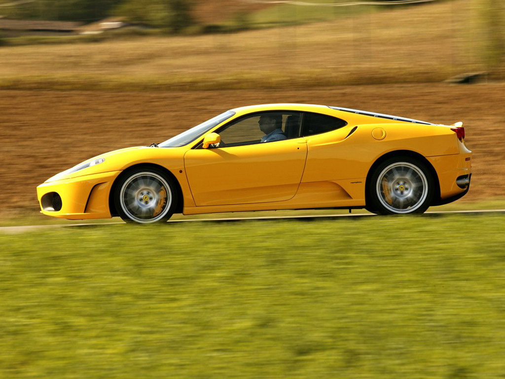 黄色05款spider壁纸