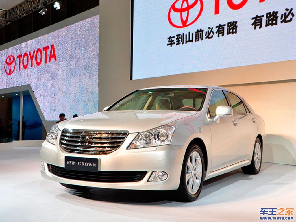 银色皇冠左前45