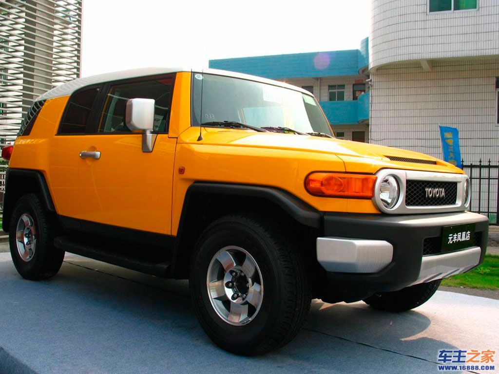 FJ 酷路泽黄色 FJ 酷路泽