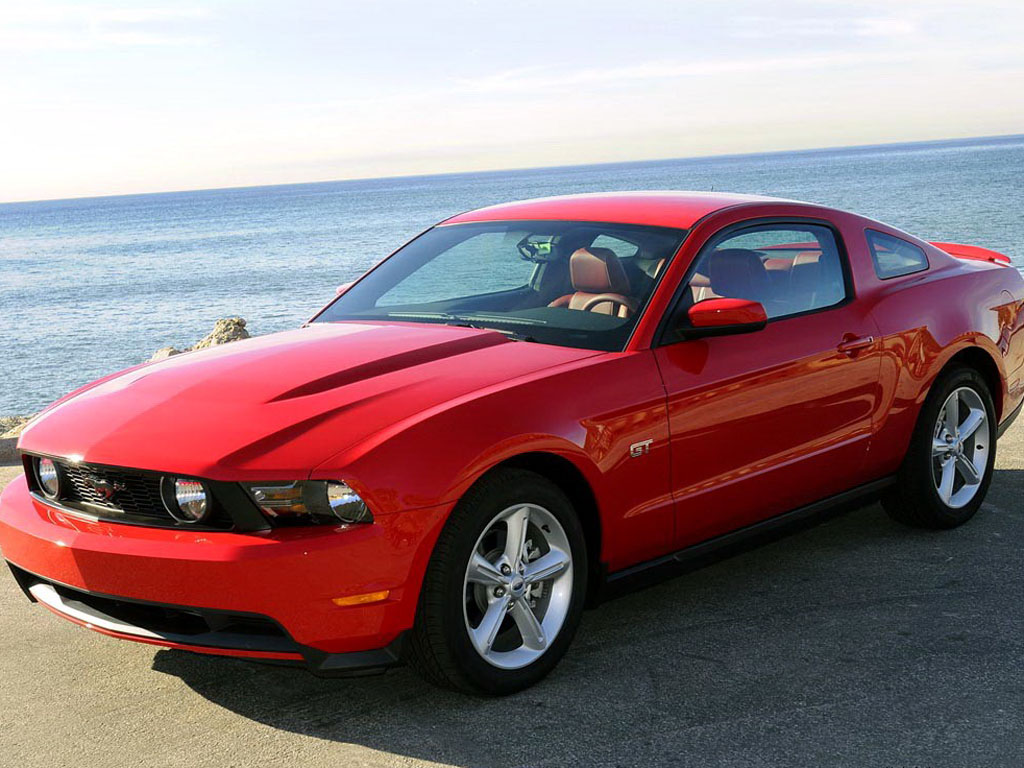 Mustang红色野马左侧45度