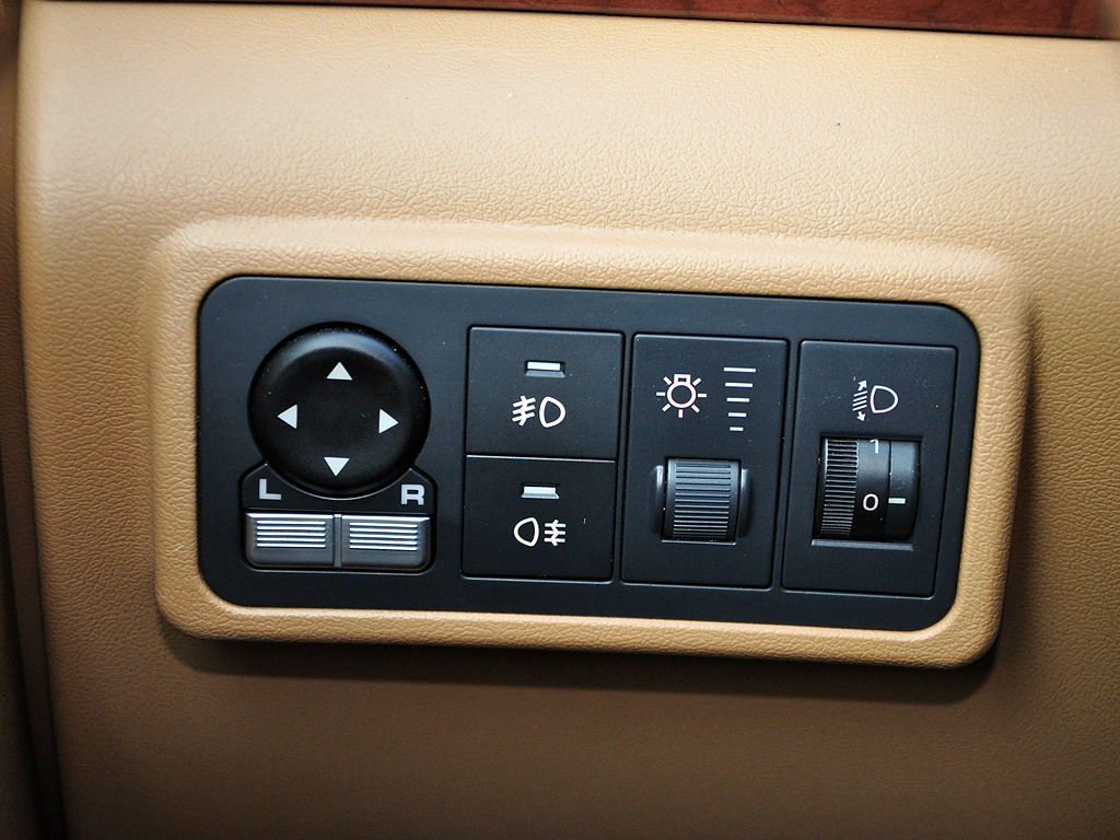 汽车图库 华泰 华泰汽车 宝利格(271/313) 其他 大灯调节开关 参考