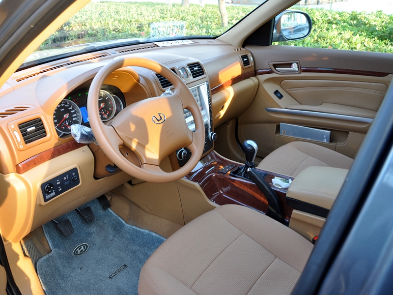 宝利格内饰图片