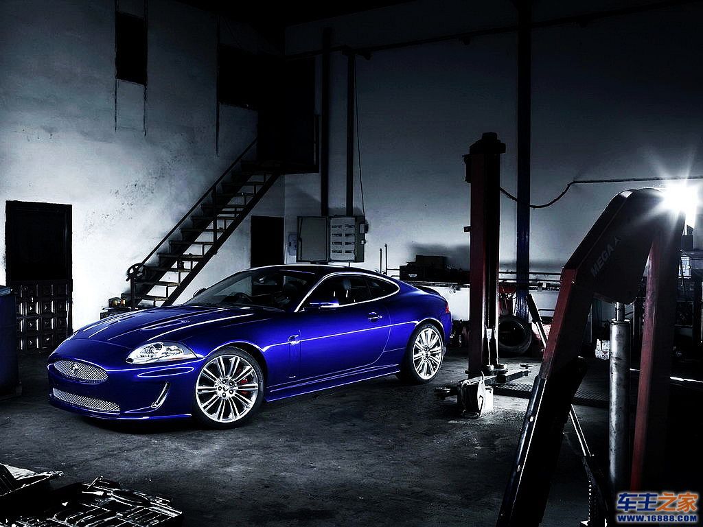  XKR