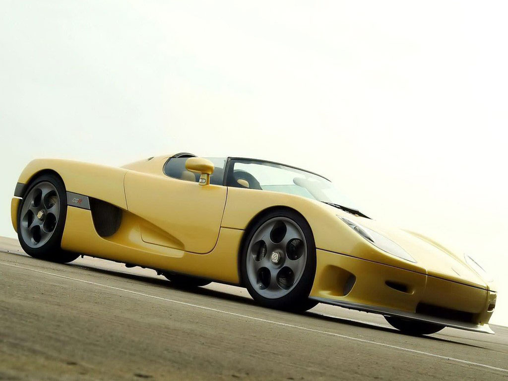 黄色柯尼赛格ccr车侧正视