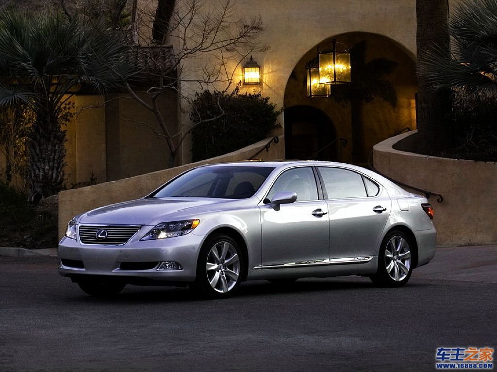 银色 雷克萨斯ls