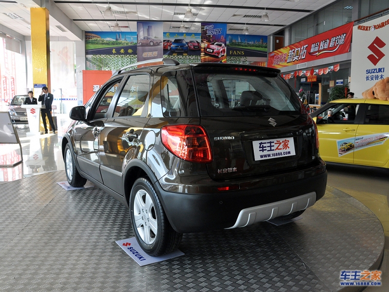 天语 SX4正后方