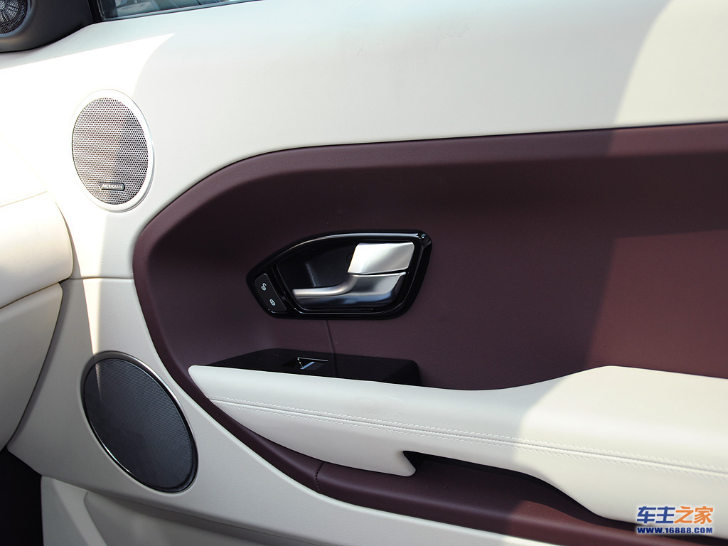 汽车图库 路虎 路虎(进口) 揽胜极光(进口)(302/463) 内饰 车内门把手