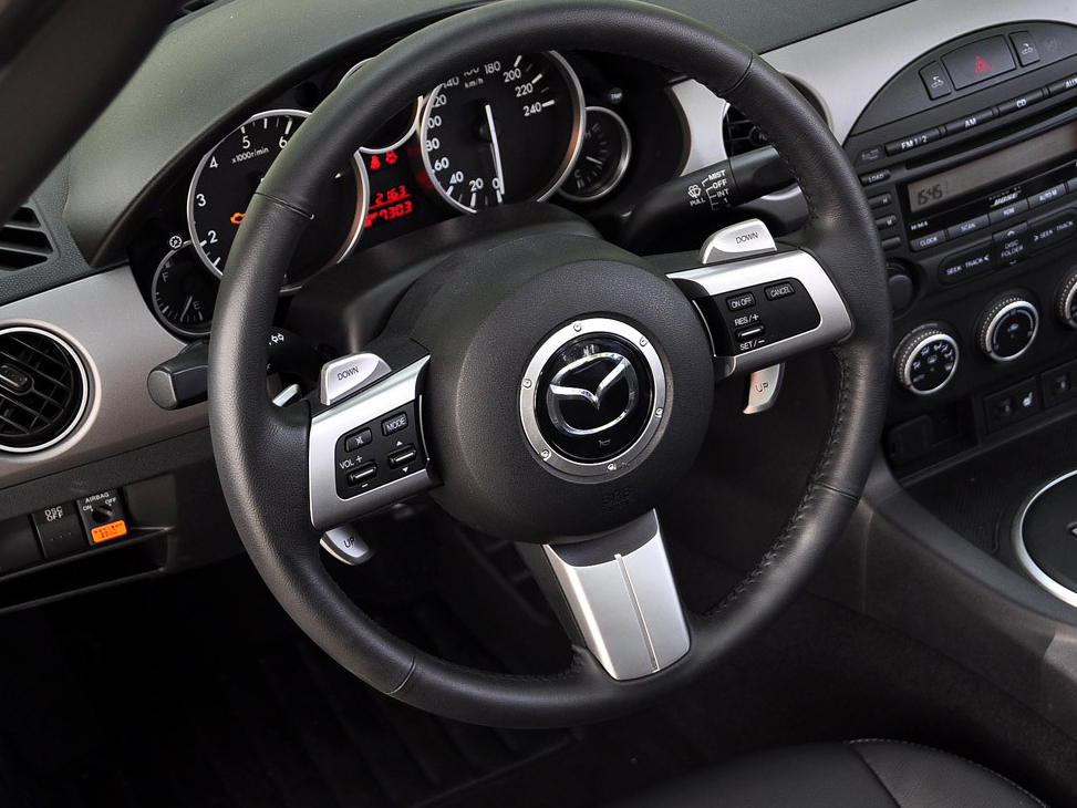 黑色马自达mx-5方向盘|马自达mx-5内饰图片 – 车主之家