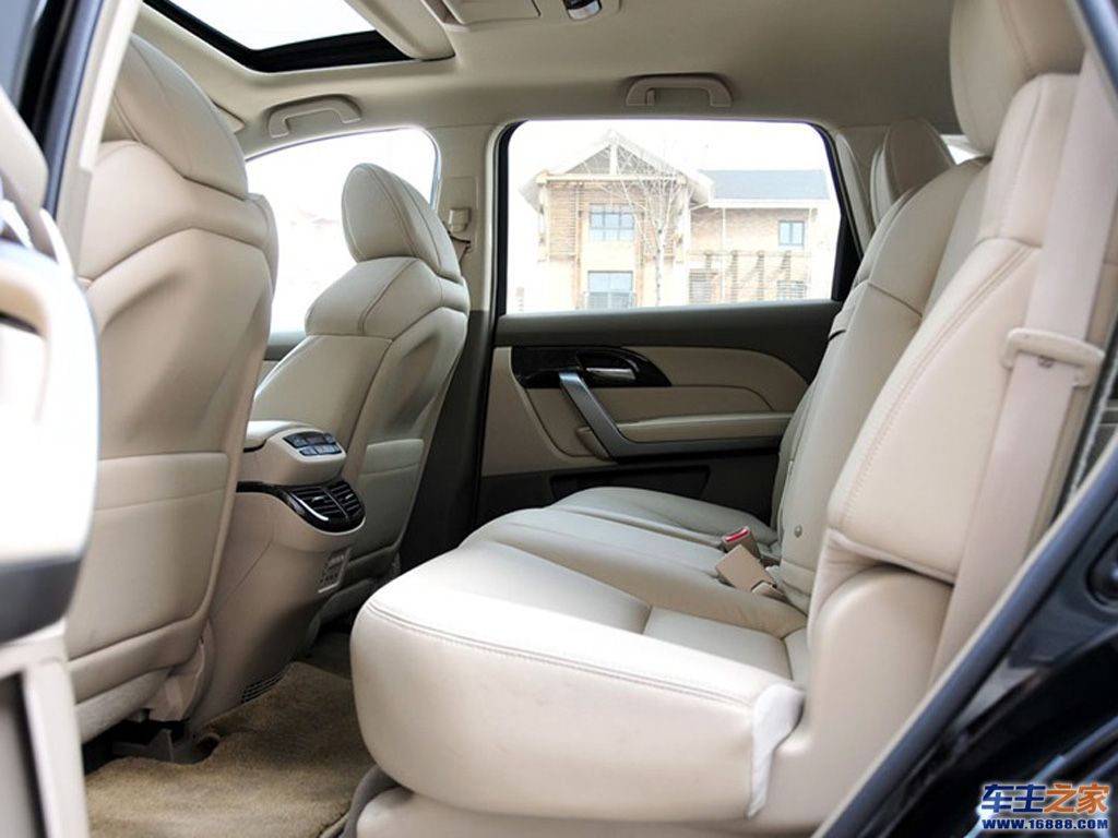 讴歌mdx讴歌mdx后排空间