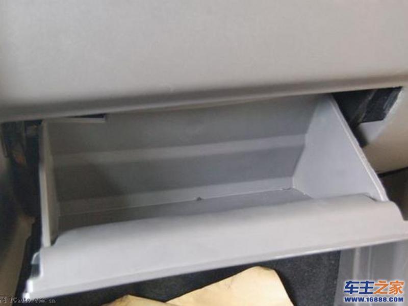 奇瑞A1奇瑞A1副驾储物盒